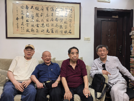 合影（左二黄自华，左一为耕夫，右.jpg