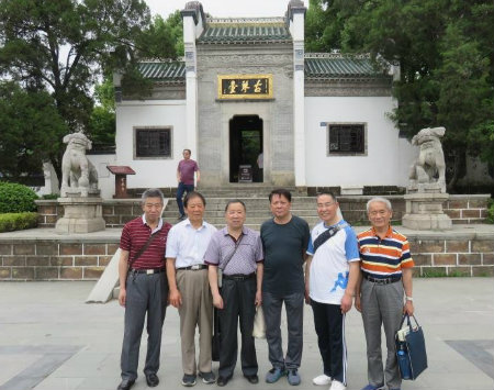 古琴台留影.jpg